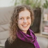 Iselde-profile massage therapist